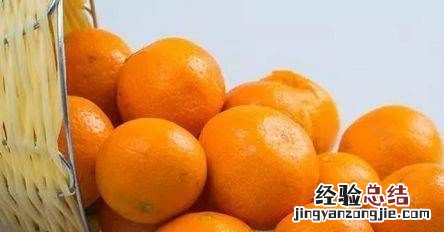 你家有吃剩的橘子皮,吃剩的橘子皮可以直接放进盆栽里面吗