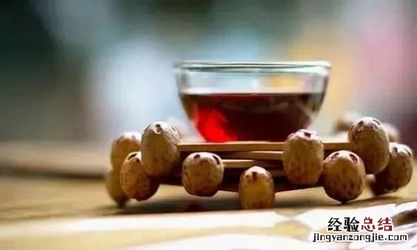 喝完的茶叶包还能做什么,巧用茶渣解决生活中的小问题