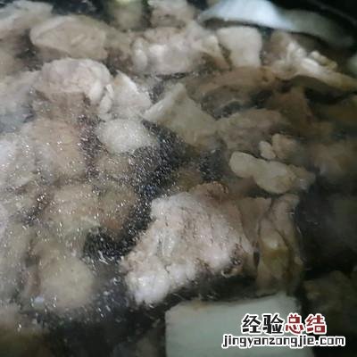 电饭煲西红柿炖牛肋条 牛腩西红柿怎么做好吃又简单