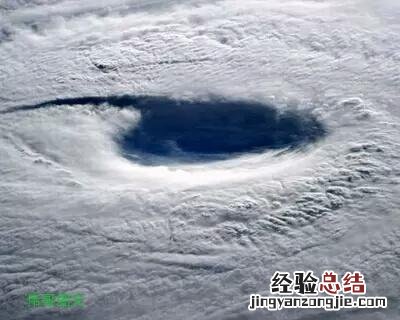台风的形成需要哪些条件 台风怎么形成的原因
