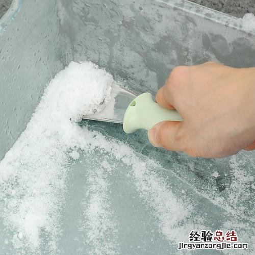 冰箱结冰怎么办教你一招轻松解决 怎样把冰箱里面的冰快速除掉