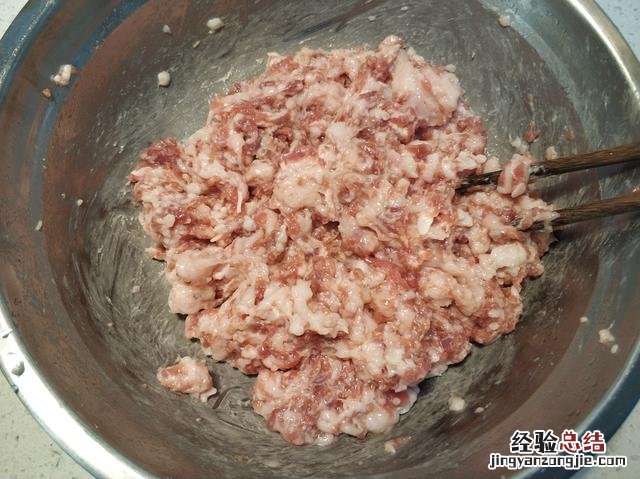 羊肉饺子馅怎么做才不膻 羊肉馅饺子怎么调馅的做法大全