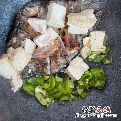 鲫鱼豆腐汤我来教你怎么做 鲫鱼豆腐汤怎么做好吃又白