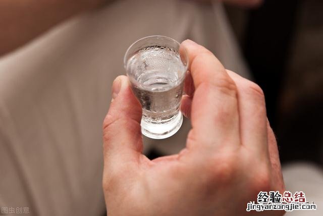 喝酒了头疼有什么方法解决 经期喝酒头疼怎么缓解