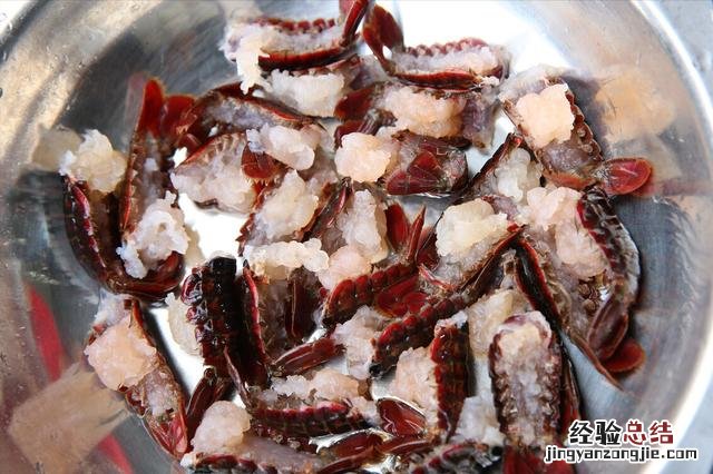 小龙虾吃之前怎么清洗最干净 怎样清洗小龙虾又快又干净