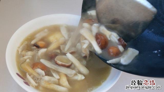 松茸鸡蛋汤详细做法 松茸的吃法及做法