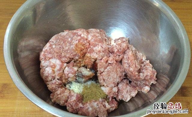 调猪肉饺子馅好吃有秘诀 猪肉饺子馅怎么调好吃的配方