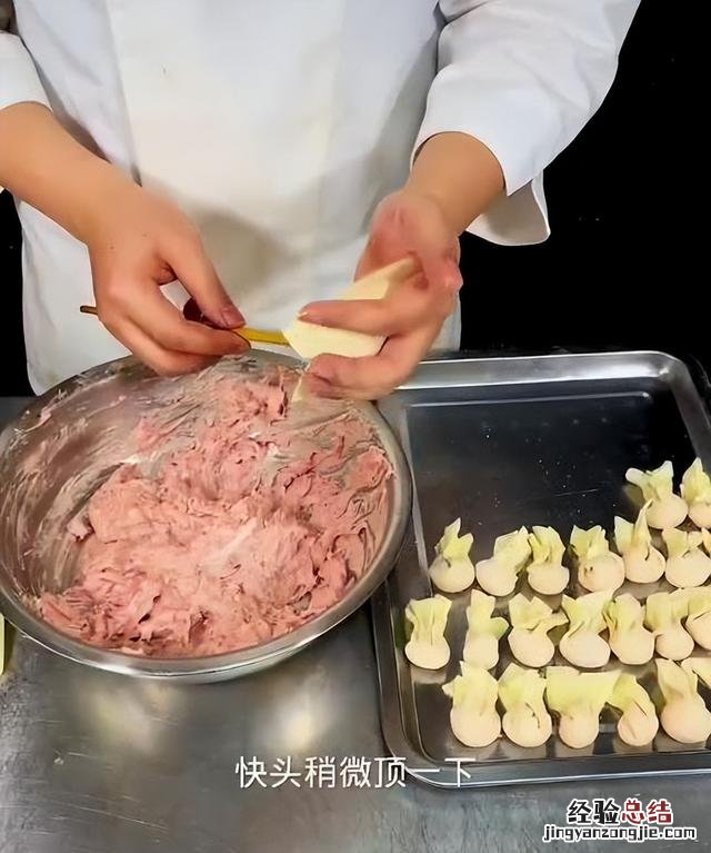 馄饨好吃的关键是调馅和汤底 馄饨肉馅怎么调好吃又嫩