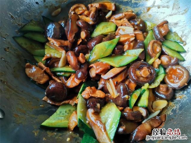 香菇怎么炒好吃又好看 新鲜香菇怎么炒好吃又简单