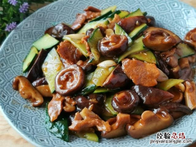 香菇怎么炒好吃又好看 新鲜香菇怎么炒好吃又简单