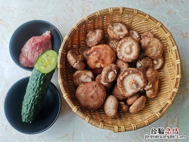 香菇怎么炒好吃又好看 新鲜香菇怎么炒好吃又简单