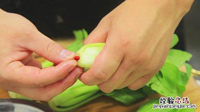 葱烧海参家常最简单做法 海参的简单最佳做法