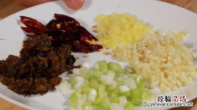 焯水干煸豆角不辣 豆角怎么做好吃干煸豆角