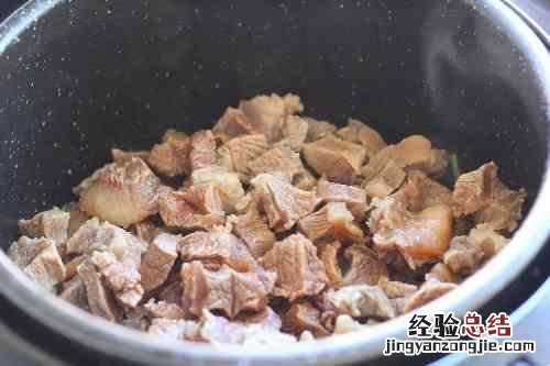 大厨教炖牛肉怎么做好吃又烂 炖牛肉怎么做好吃又烂