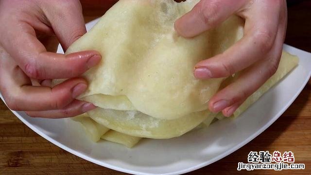 家常烙春饼正宗做法 春饼怎么做又软又好吃