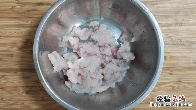 做鱼丸怎么去刺的方法图解 鱼丸怎么做好吃又简单