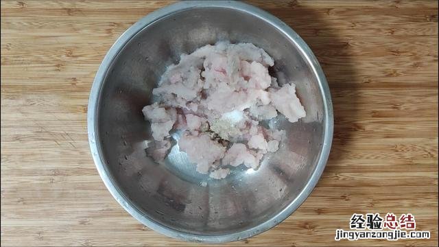 做鱼丸怎么去刺的方法图解 鱼丸怎么做好吃又简单