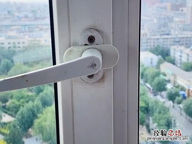 解决窗户漏风小妙招 窗户漏风怎么办