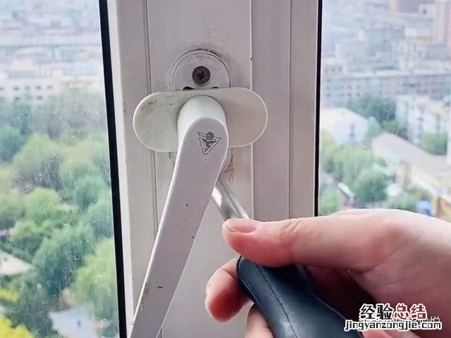 解决窗户漏风小妙招 窗户漏风怎么办