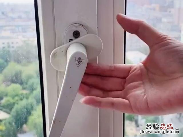 解决窗户漏风小妙招 窗户漏风怎么办