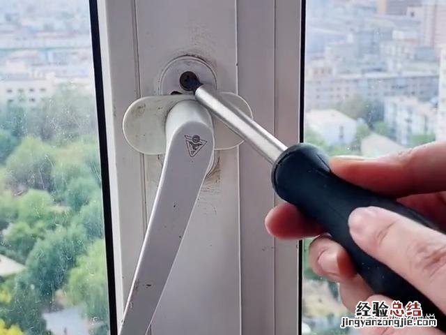 解决窗户漏风小妙招 窗户漏风怎么办