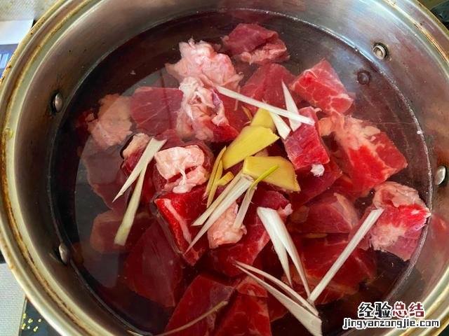 大厨教你3个小技巧 牛肉怎么炖好吃又烂