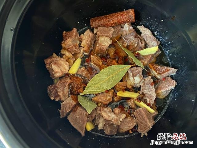 大厨教你3个小技巧 牛肉怎么炖好吃又烂