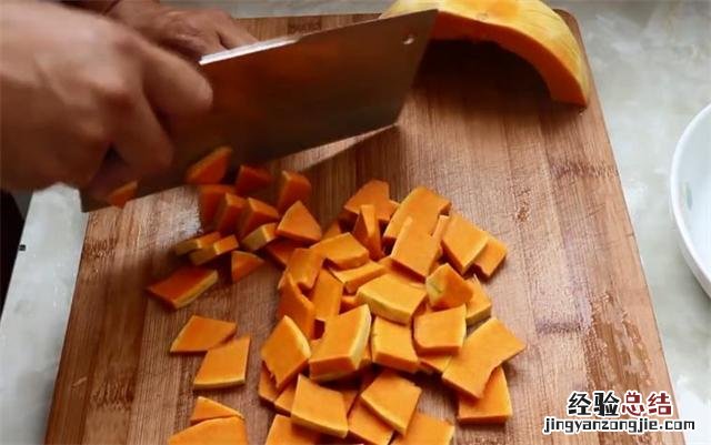糯南瓜饼的简单做法 南瓜饼怎么做好吃又简单