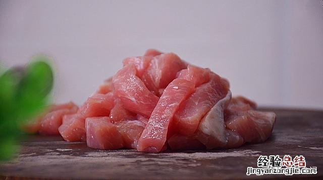 干炸小酥肉的正宗方法 怎样炸酥肉才又酥又脆不回软