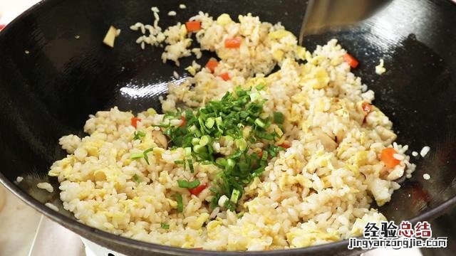 蛋炒饭最简单又好吃的办法 蛋炒饭怎么做最好吃又简单
