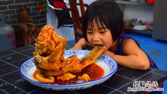 鲤鱼最简单的做法又好吃 鲤鱼怎么做好吃又简单