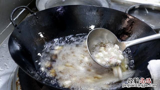 新鲜花生米最简单好吃的做法 花生米怎么炒好吃又脆