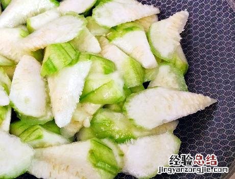 用盐水洗花蛤的正确方法 花蛤怎么洗才干净又好吃