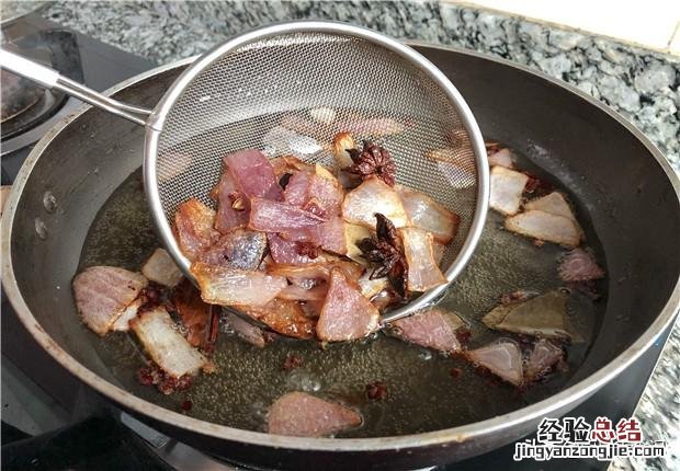 最新正宗辣椒酱的制作方法 干辣椒怎样做成辣椒酱