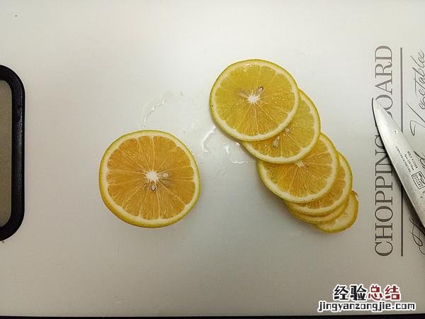自制一款平民润肺止咳糖水 怎样煮梨水止咳化痰效果好