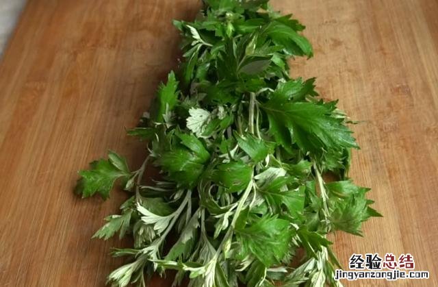 鲜艾叶煮鸡蛋的正确做法 艾叶煮鸡蛋怎么煮