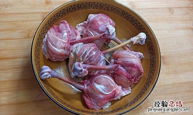 好吃的炸鸡腿简单做法 炸鸡腿怎么做到外酥里嫩