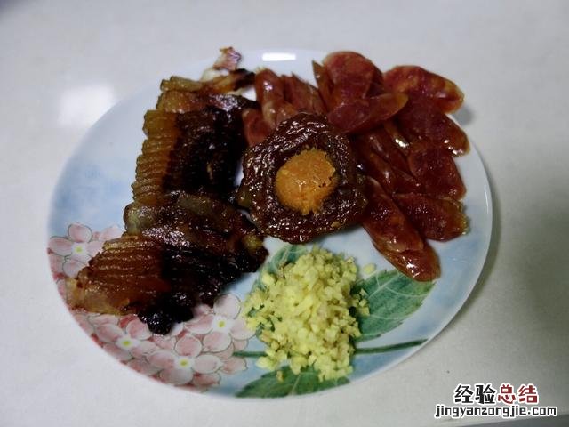 普通电饭锅煲仔饭做法 煲仔饭怎么做才好吃