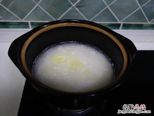 普通电饭锅煲仔饭做法 煲仔饭怎么做才好吃