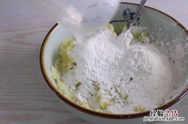 土豆懒人最简单的做法 土豆饼怎样做才能酥脆