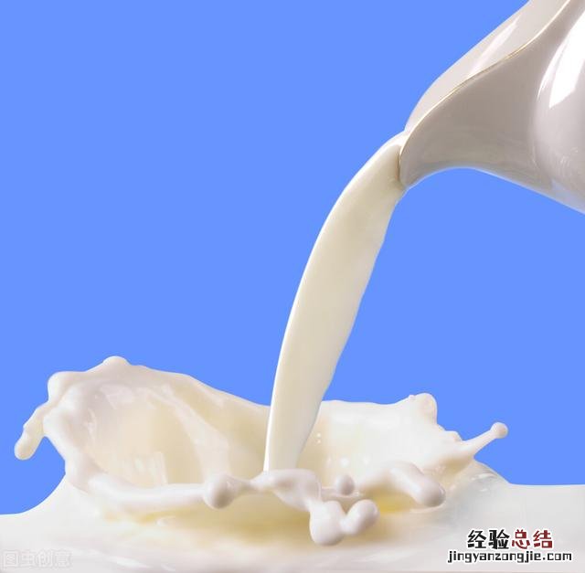 如何用过期的牛奶正确洗脸 怎么用牛奶洗脸才是正确的