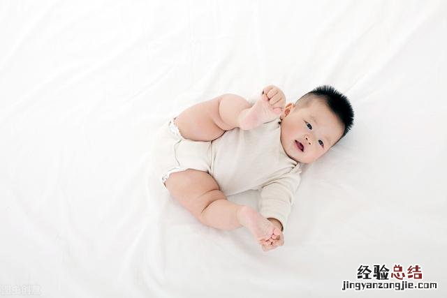 5个小妙招帮你来解决 新生儿吵夜哭闹怎么办