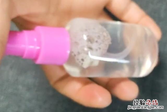 家里有蟑螂怎样驱蟑螂小妙招 怎么消灭蟑螂简单有效的方法