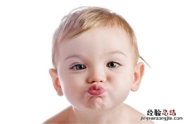 婴儿斗鸡眼的解决方法 婴儿对眼怎么办