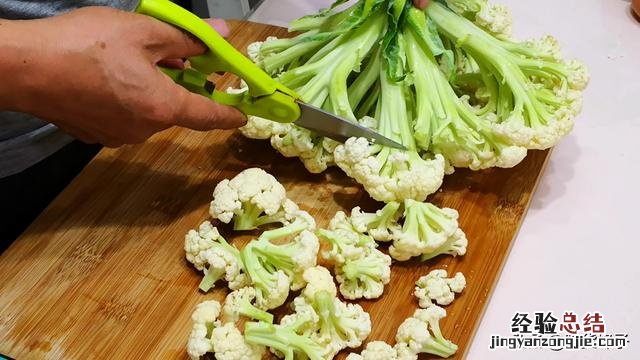 炒花菜最正确的方法 花菜怎么炒又脆又入味