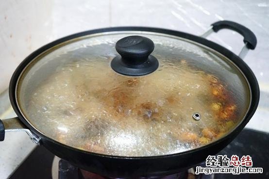 羊排炖土豆的正宗做法 炖羊排怎么炖好吃又简单