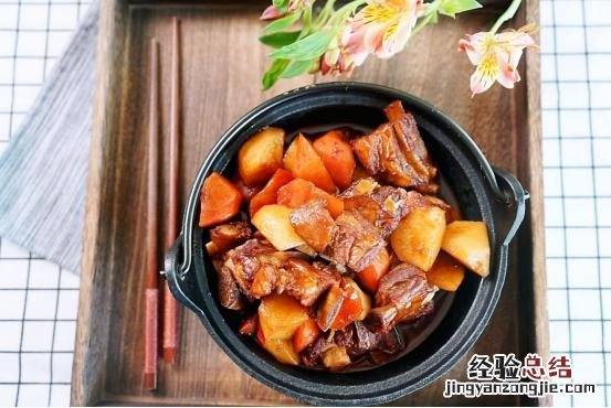 羊排炖土豆的正宗做法 炖羊排怎么炖好吃又简单