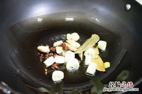 羊排炖土豆的正宗做法 炖羊排怎么炖好吃又简单