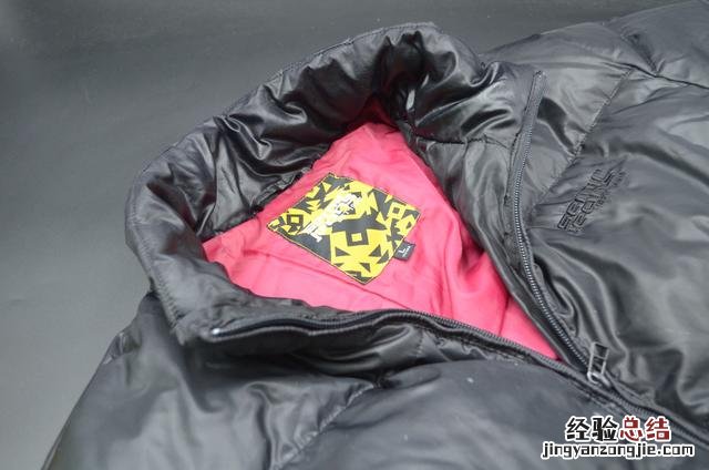干洗店清洗羽绒服的小窍门 羽绒服有油渍怎样清洗