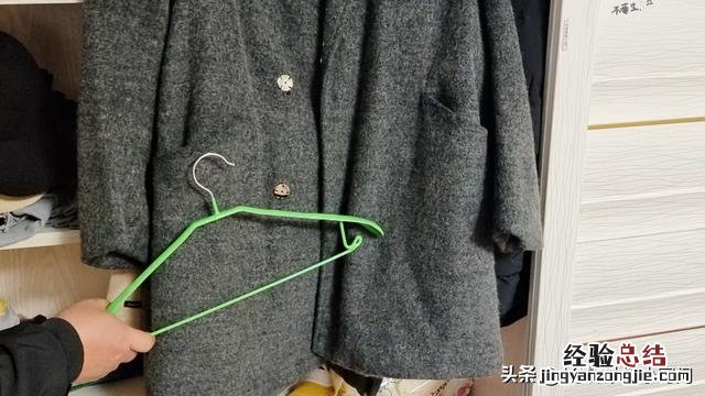 原来清洗毛呢大衣这么简单 羊剪绒大衣怎样自己清洗